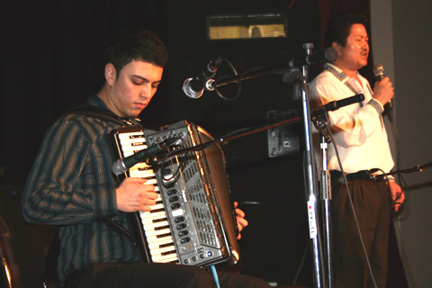 Ivan Liashenko accompanied the singer Alosha Bahtanov showing another use of the Roland V-Accordion with its enormous versatility.