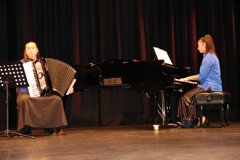 Alanah Jones and Annabelle Ding.