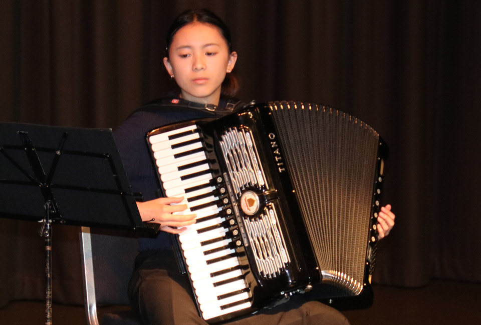 Angela Chen