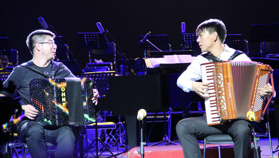 Cao Ye and Tan Jialiang