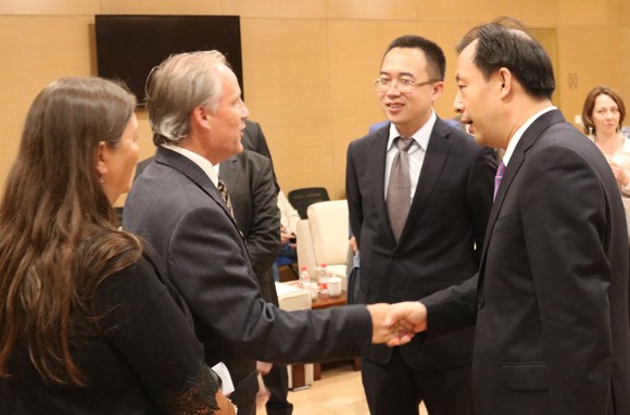 Raymond Bodell & Governor Lu Hao