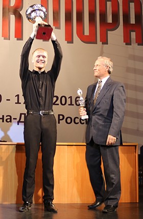 Aleksandr Komelkov and Raymond Bodell
