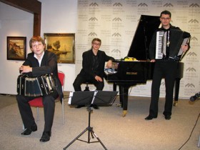 Alexander Mitenev (bandoneon), Grigory Palamarchuk (piano) and Miroslav Lelyukh (accordion)