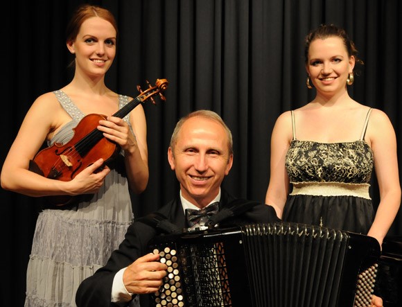 Gerter Trio: Peter Gerter, Anja and Maria Gerter