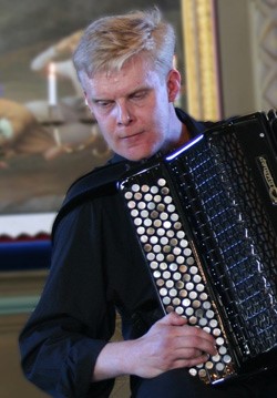 Mika Väyrynen during the Sata-Häme Soi Festival in Finland in 2009 performing the Sonata No. 7 'Misterium' by Anatoli Kusjakov