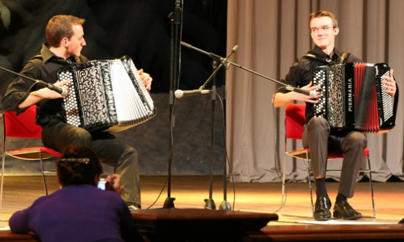 Félicien Brut and Pierre Laval performing in Siberia