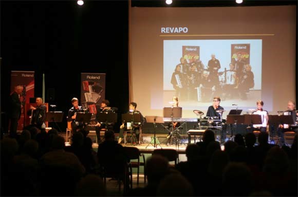 REVAPO Roland  Digital  Accordion  Orchestra
