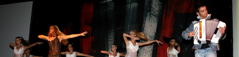 Alex La Rosa and dancers and accordionist Mario D'Amario (Italy),