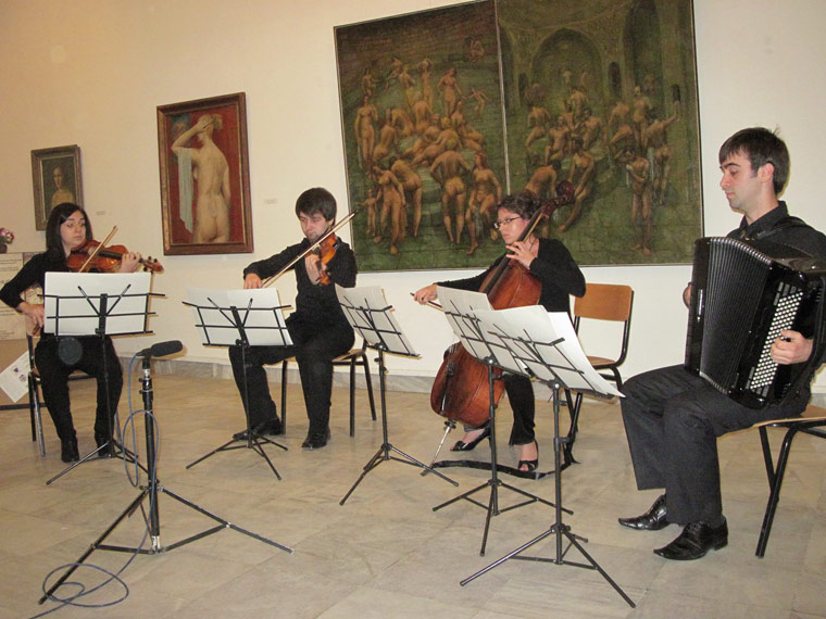 Magdalena Poposka (violin), Petar Popovski (violin), Fjola Ismaili (violoncello) and Gorge Kirik.