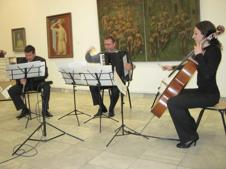 Sasko Temelkoski (clarinet), Filip Stamevski and Aleksandra Petkovska (violoncello).