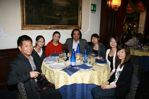 Chen Jia Schan, Chen Ding Hua, Wang Han Zhi, Cao Xiao Qing, Su Li Ya, He Hui Hua, chen Zhen Zhen (Chinese Delegation)