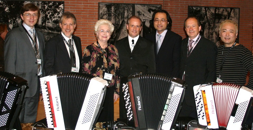 Jury Members (from left) Alexander Selivanov (Russia), Sergio Scappini (Italy), Joan Sommers (USA), Raymond Bodell (UK), Xiaoqing Cao (China), Jean-Marie Dazas (France), Coba (Japan).