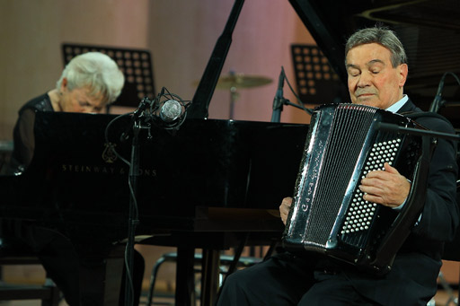 Marcel Azzola & Lina Bossati (piano)